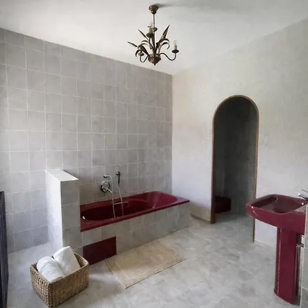 De Charmes - 3 Independantes Avec Salles De Bains Privatives فندق مبيت وإفطار