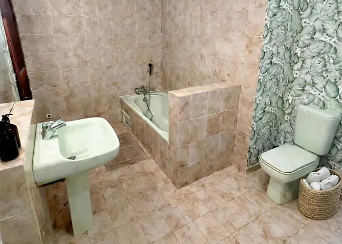 De Charmes - 3 Independantes Avec Salles De Bains Privatives كورتي