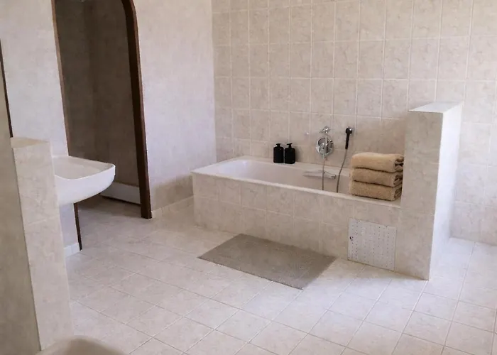 فندق مبيت وإفطار De Charmes - 3 Independantes Avec Salles De Bains Privatives *