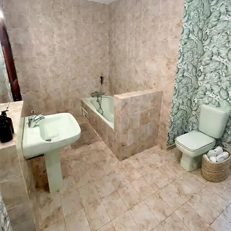 De Charmes - 3 Indépendantes Avec Salles De Bains Privatives Corte (Corsica)