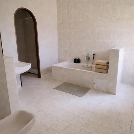 Bed & Breakfast De Charmes - 3 Independantes *